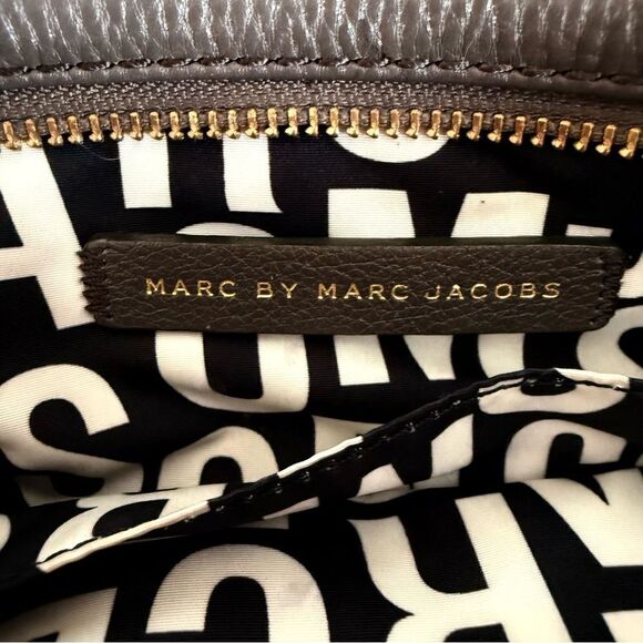 Marc Jacobs Classic Q Percy Leather Crossbody Bag Grey Gold - Picture 9 of 11
